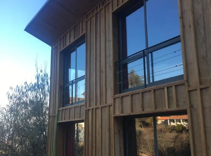 Lodge Ribeira Delos *